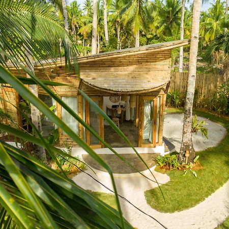 The Bamboo Houses - Tropical Garden & Empty Beach Генерал-Луна Экстерьер фото