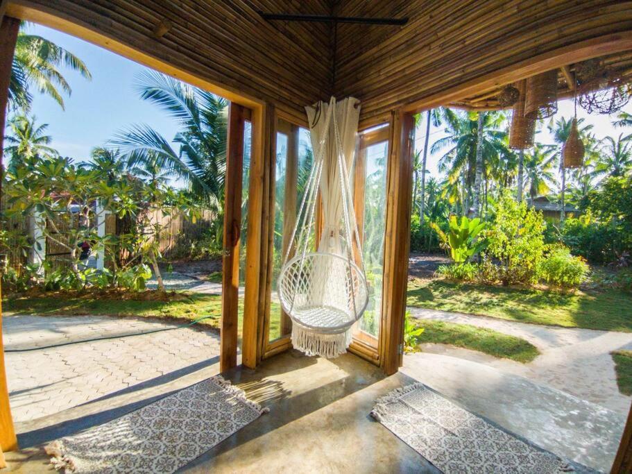 The Bamboo Houses - Tropical Garden & Empty Beach Генерал-Луна Экстерьер фото