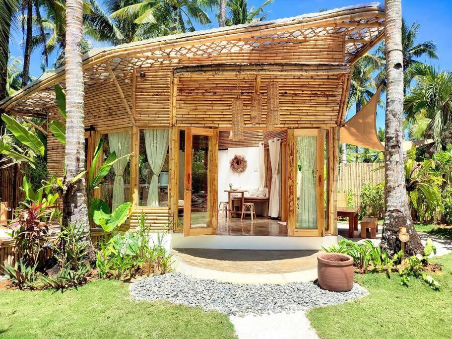 The Bamboo Houses - Tropical Garden & Empty Beach Генерал-Луна Экстерьер фото