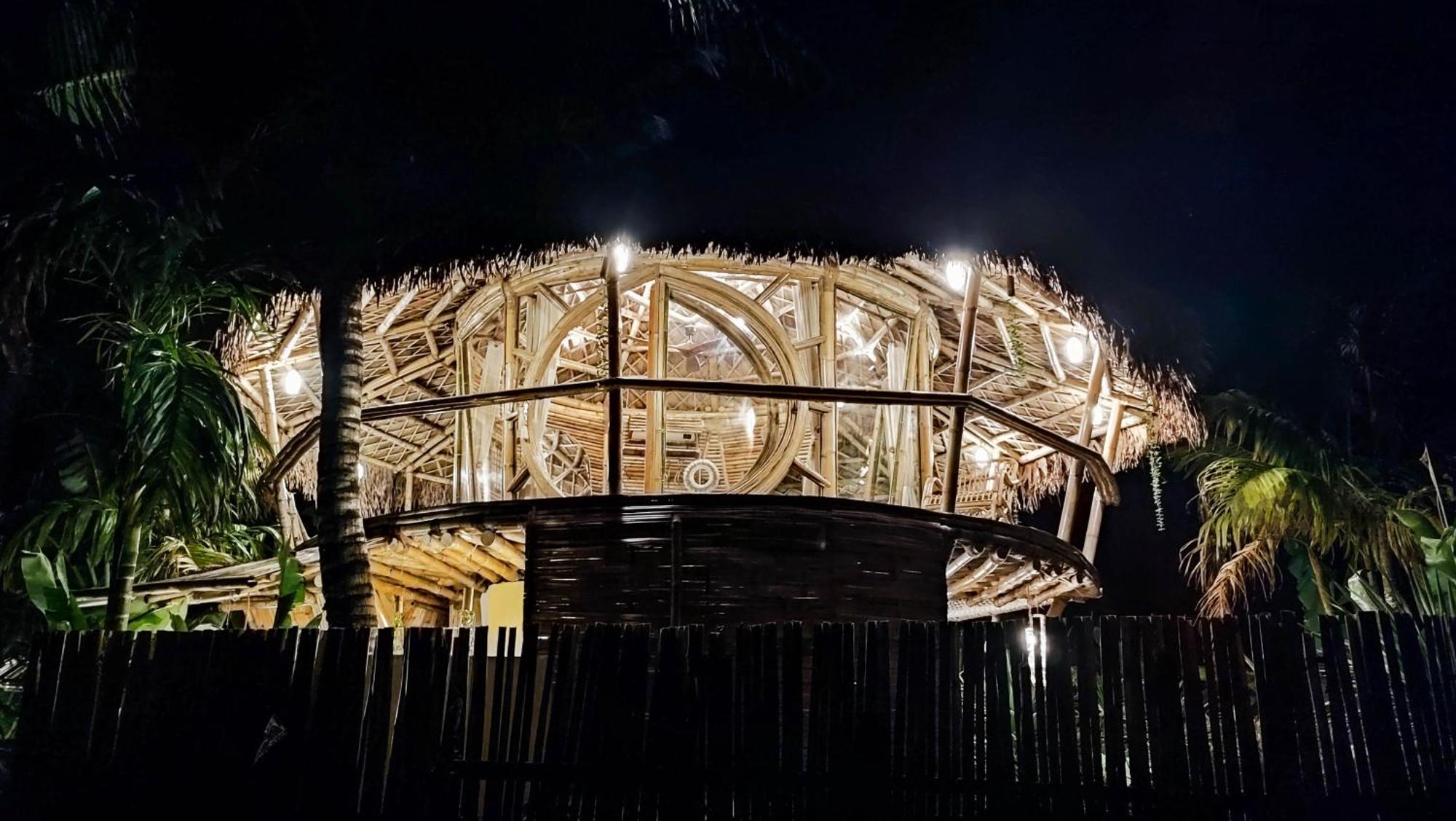 The Bamboo Houses - Tropical Garden & Empty Beach Генерал-Луна Экстерьер фото