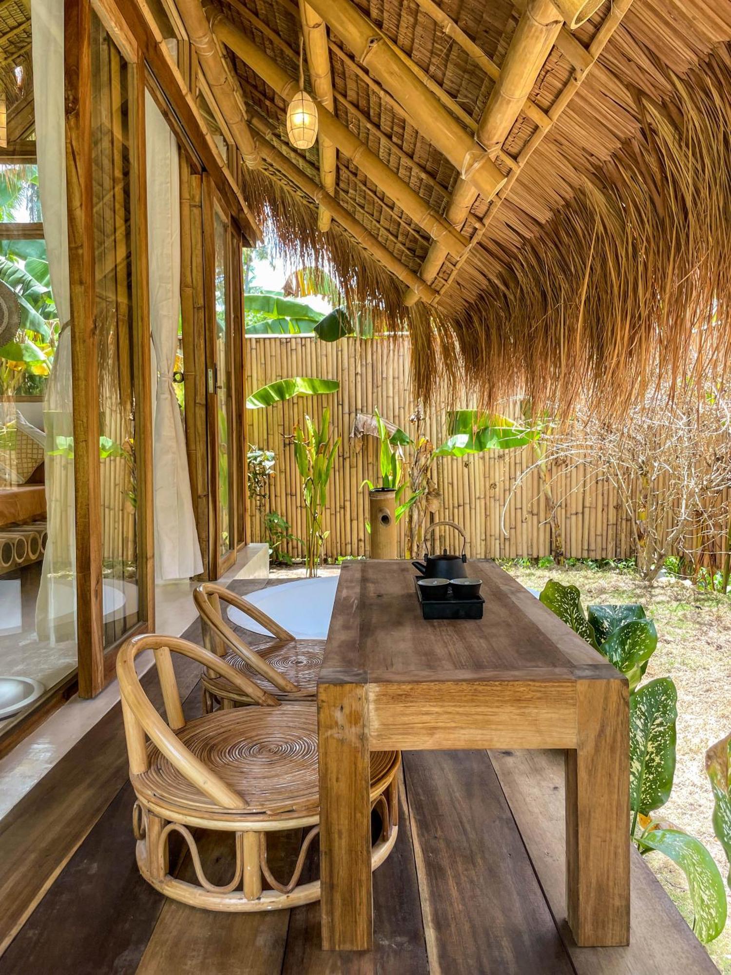 The Bamboo Houses - Tropical Garden & Empty Beach Генерал-Луна Экстерьер фото