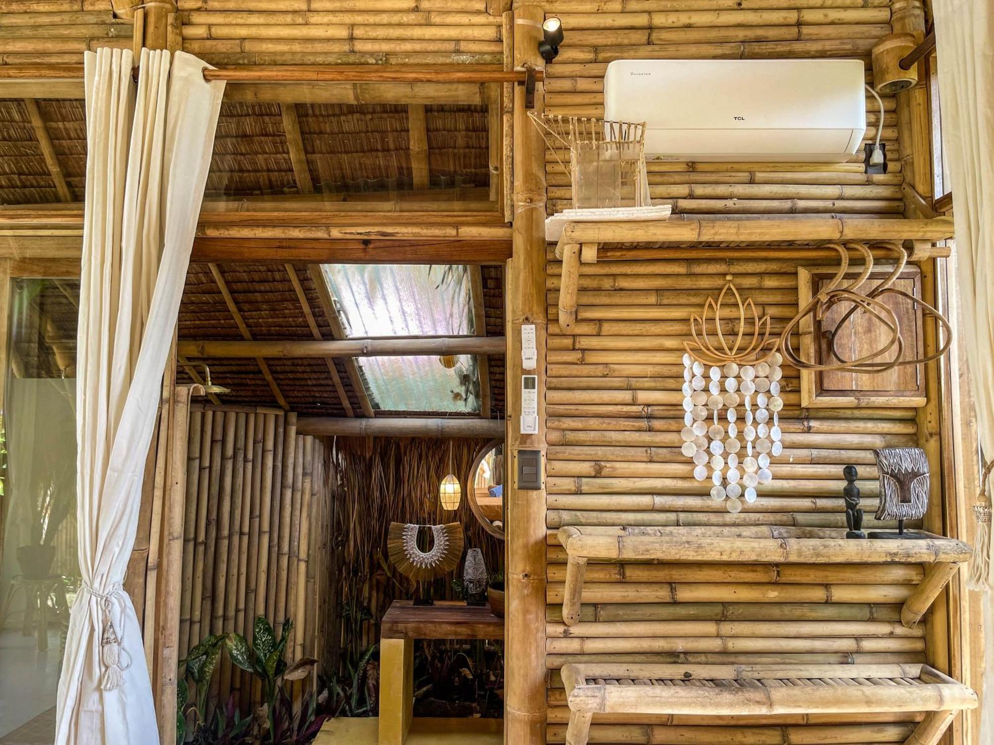 The Bamboo Houses - Tropical Garden & Empty Beach Генерал-Луна Экстерьер фото