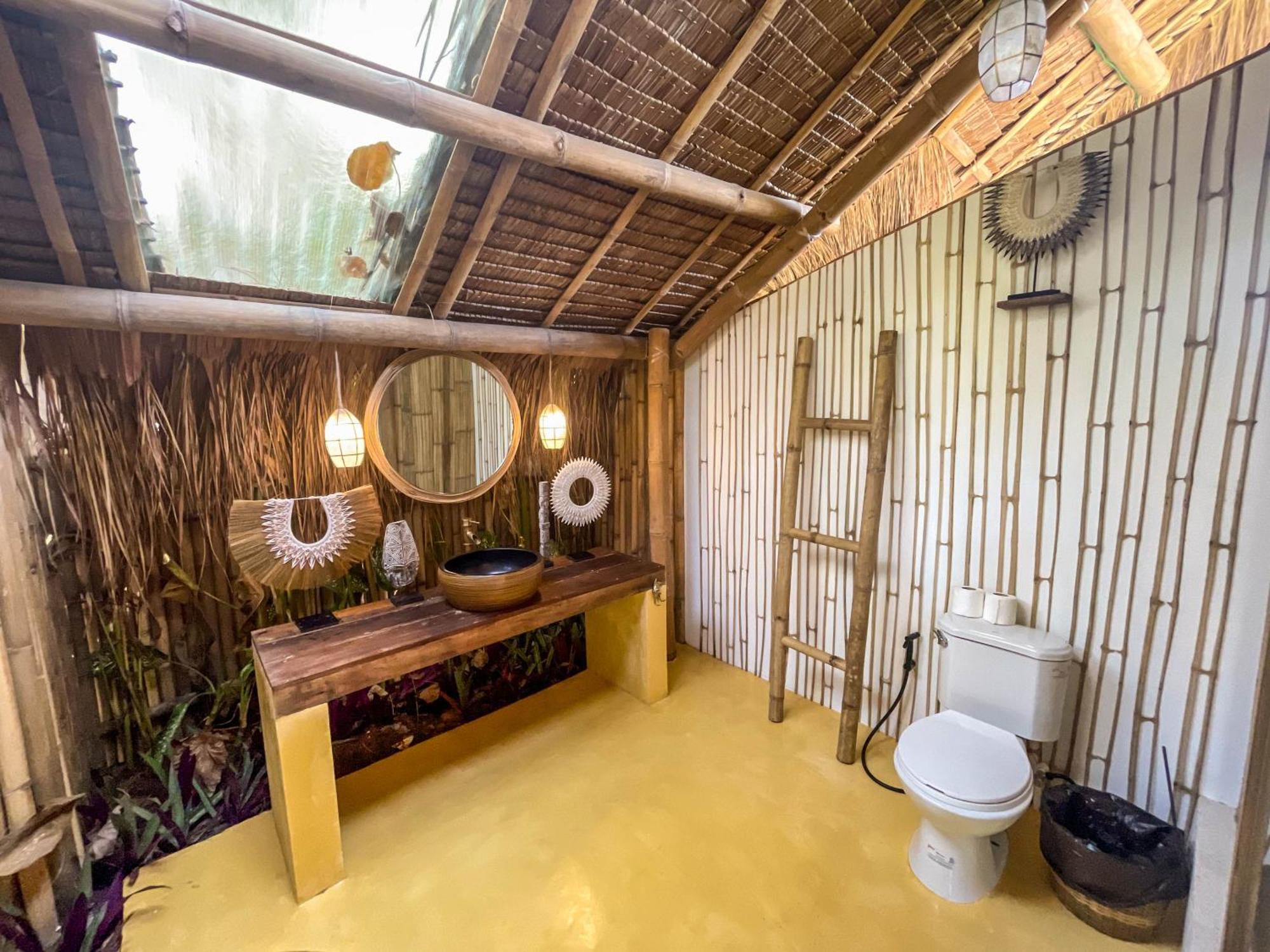 The Bamboo Houses - Tropical Garden & Empty Beach Генерал-Луна Экстерьер фото