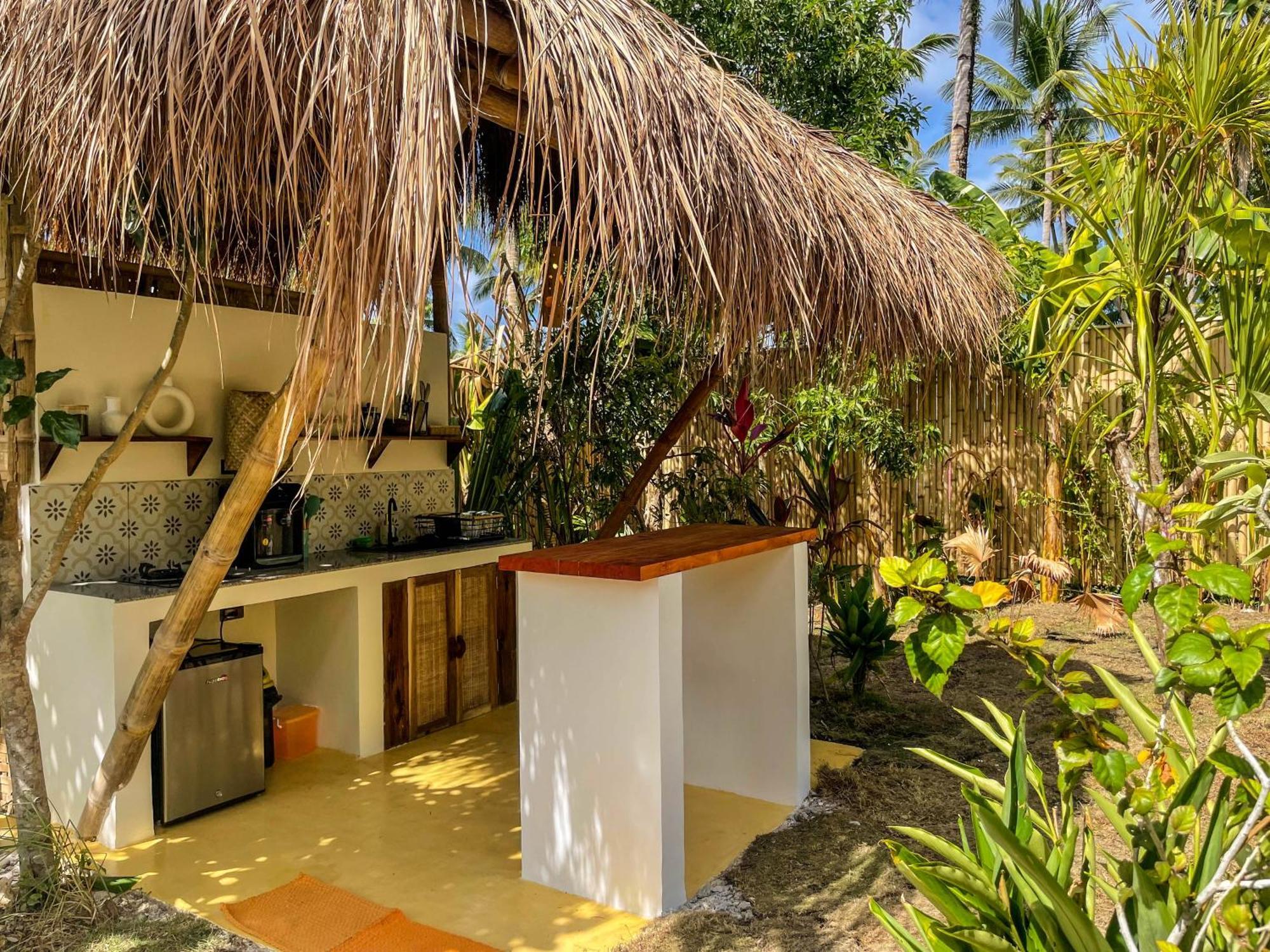The Bamboo Houses - Tropical Garden & Empty Beach Генерал-Луна Экстерьер фото